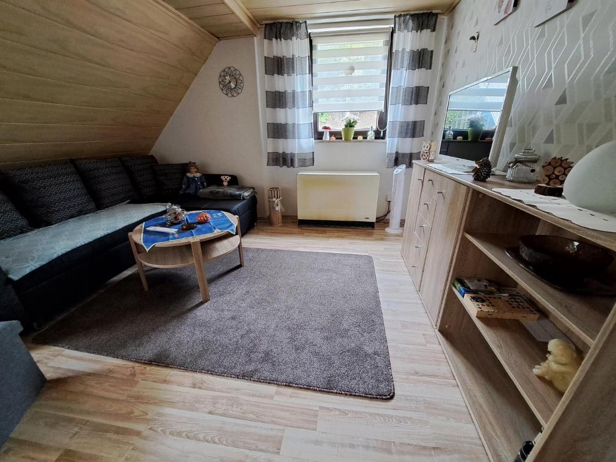 Ferienwohnung Sonja Mit Garten Und Freisitz Steinwiesen Exterior photo
