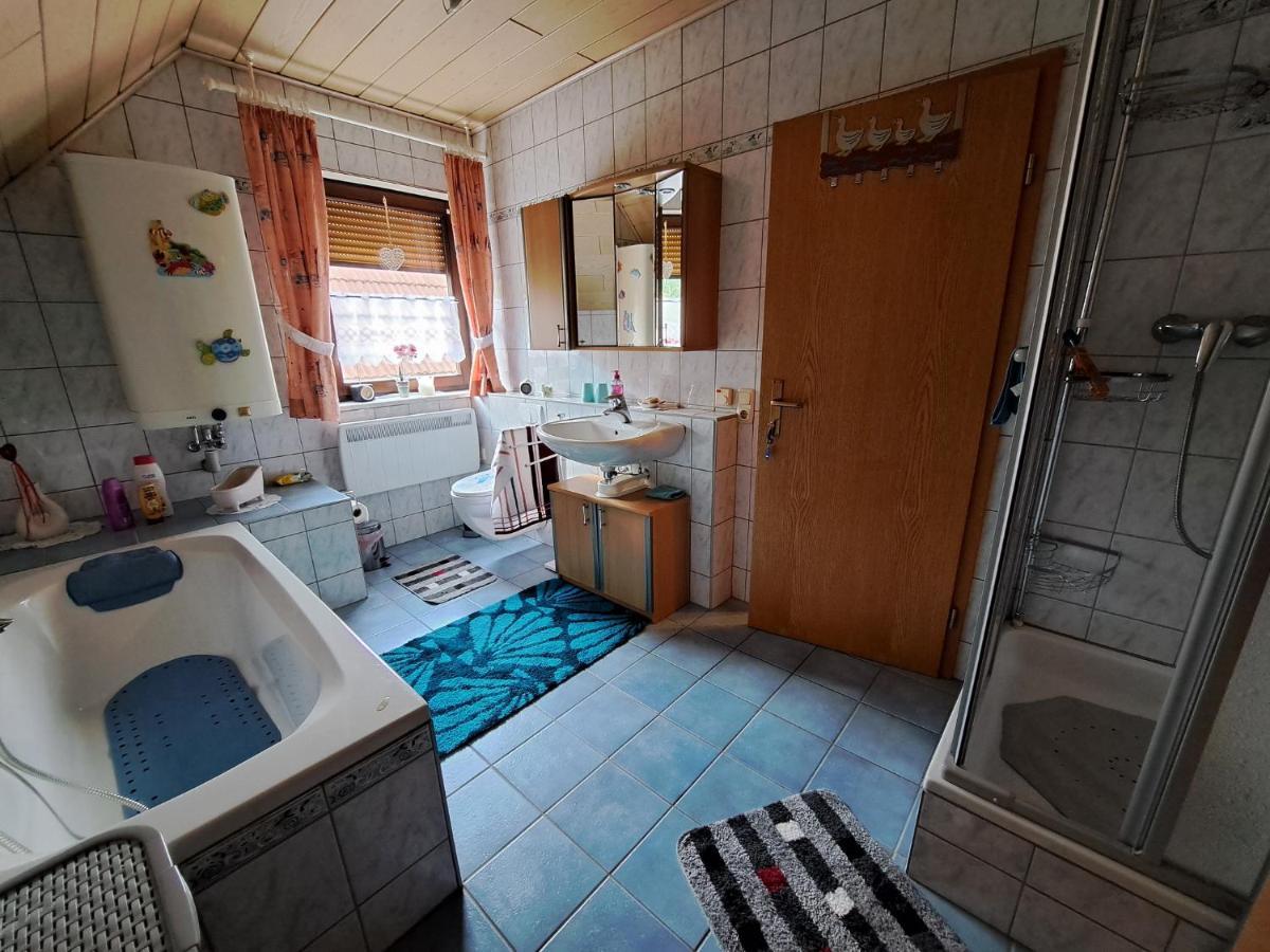 Ferienwohnung Sonja Mit Garten Und Freisitz Steinwiesen Exterior photo